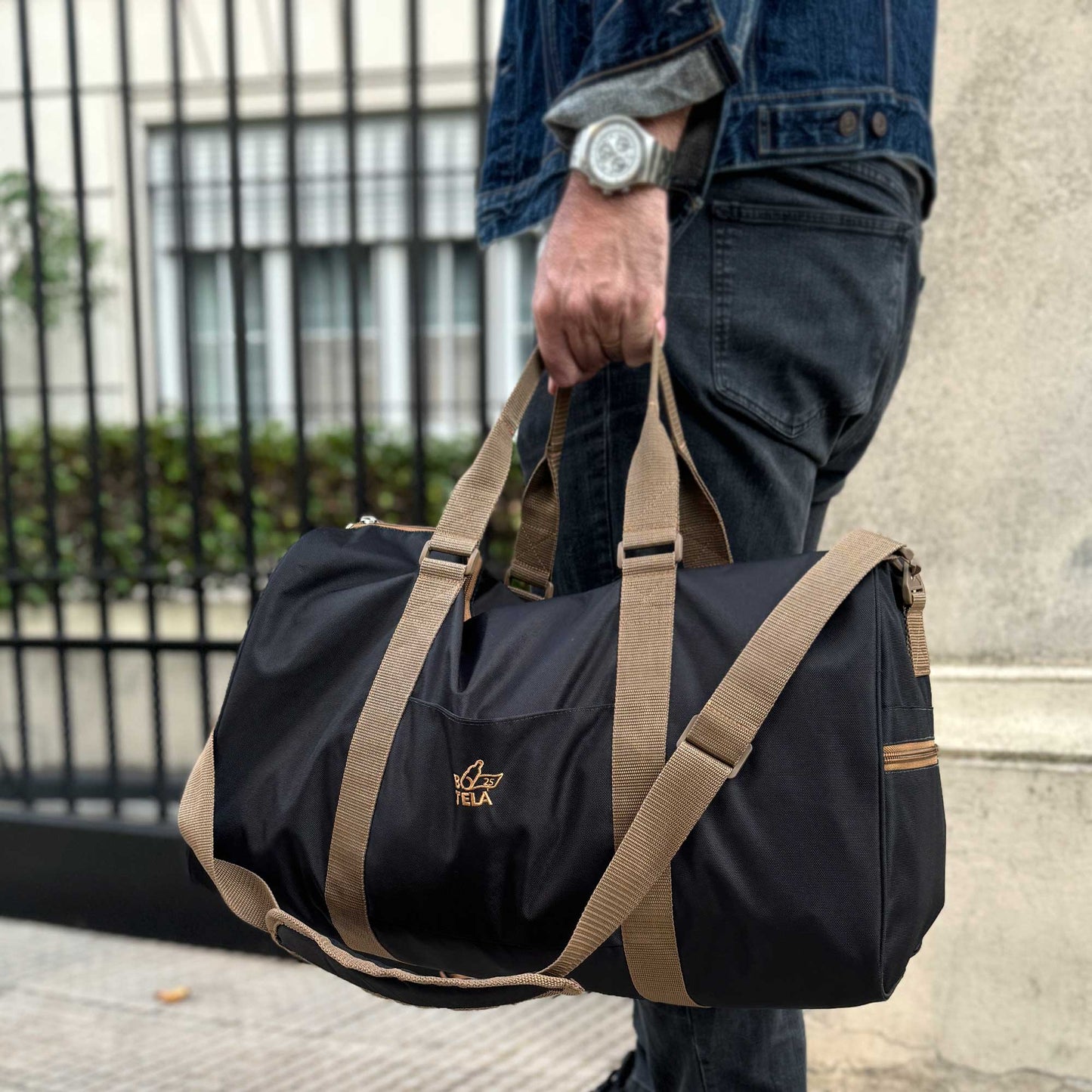 Bolso de viaje/deporte sustentable negro