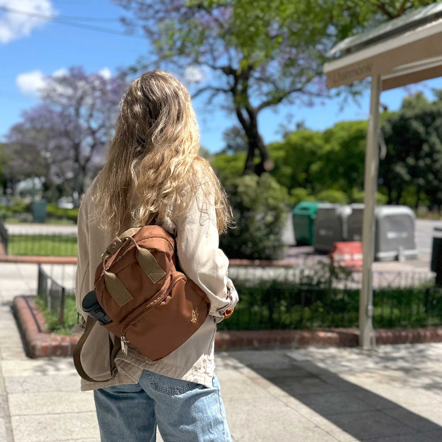 Mochila Cartera sustentable negra 7 lts