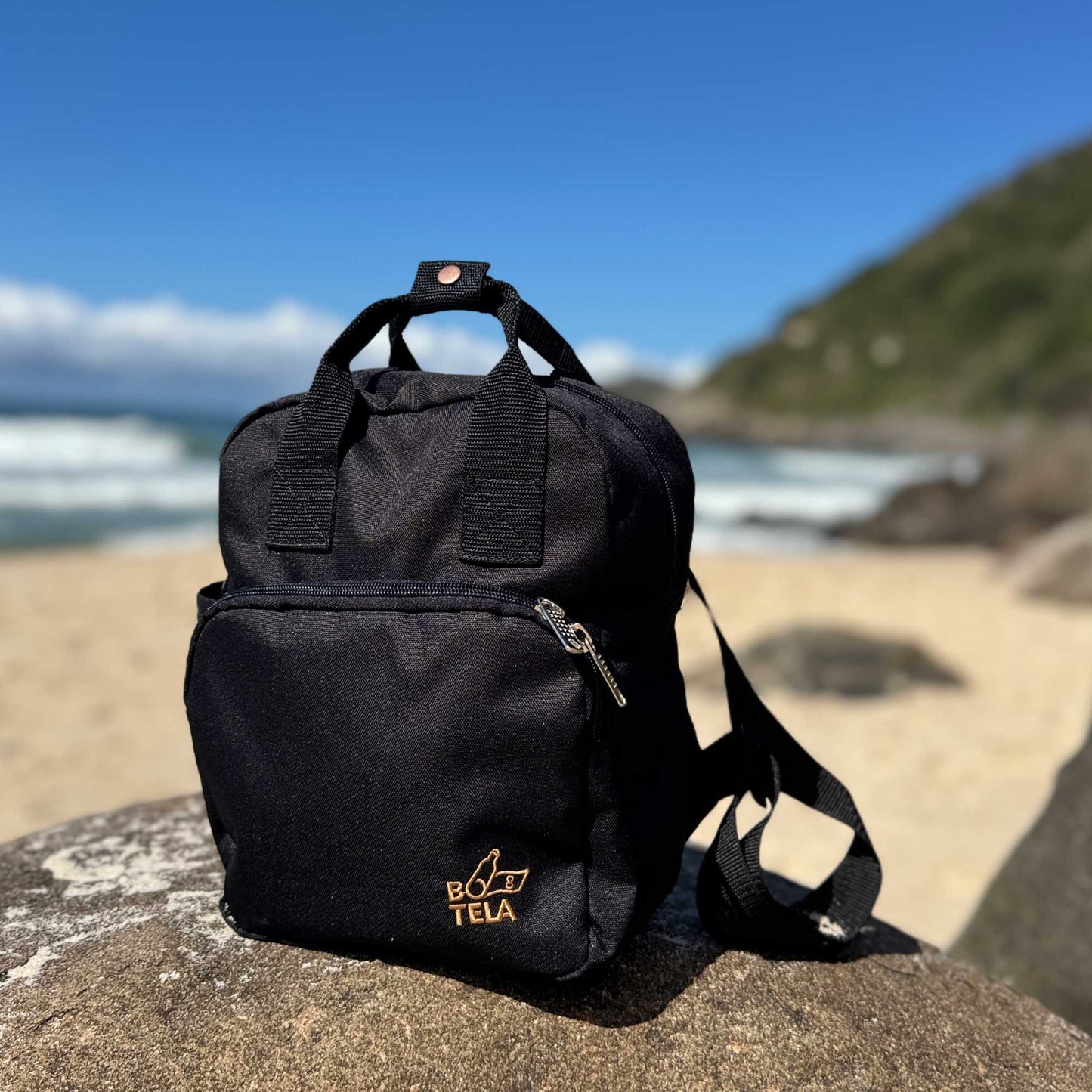 Mochila Cartera sustentable negra 7 lts