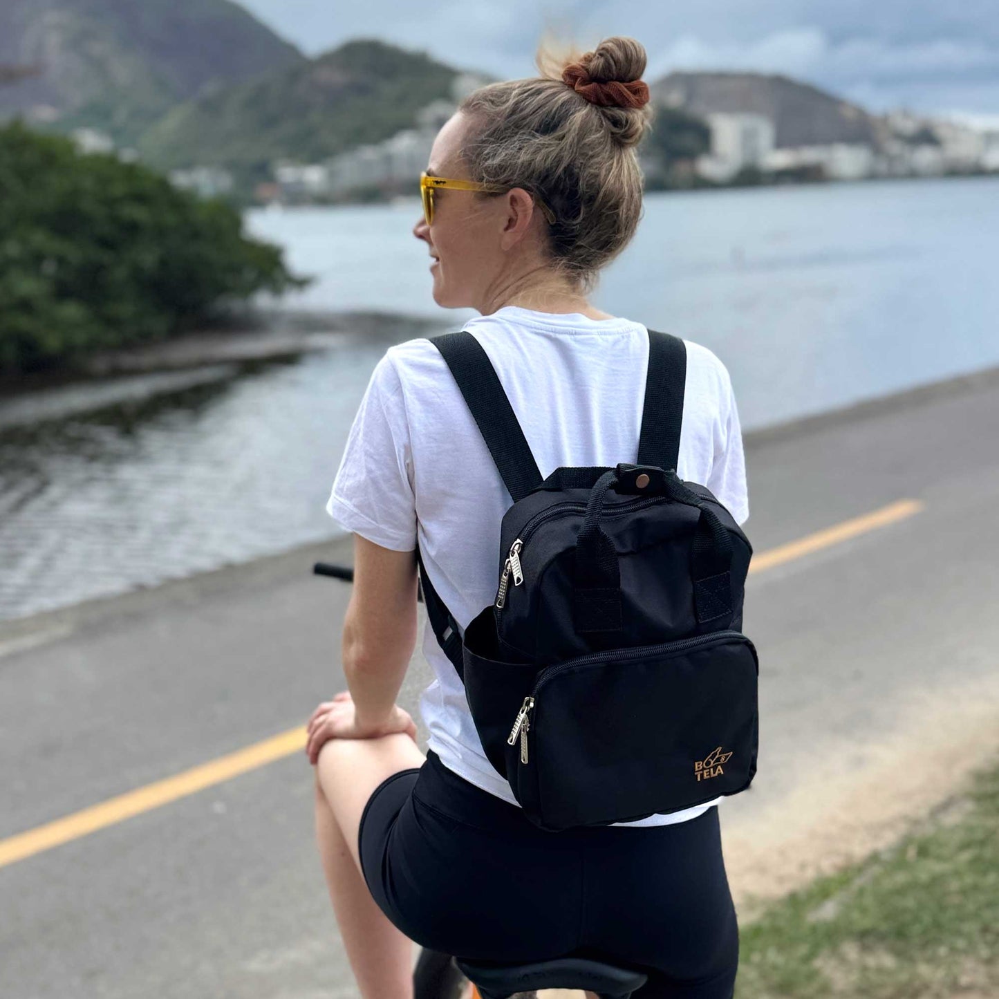 Mochila Cartera sustentable negra 7 lts