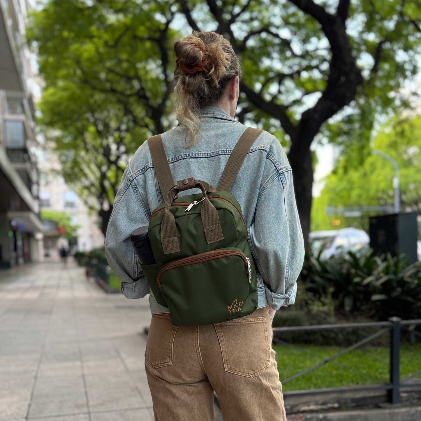 Mochila Cartera sustentable negra 7 lts