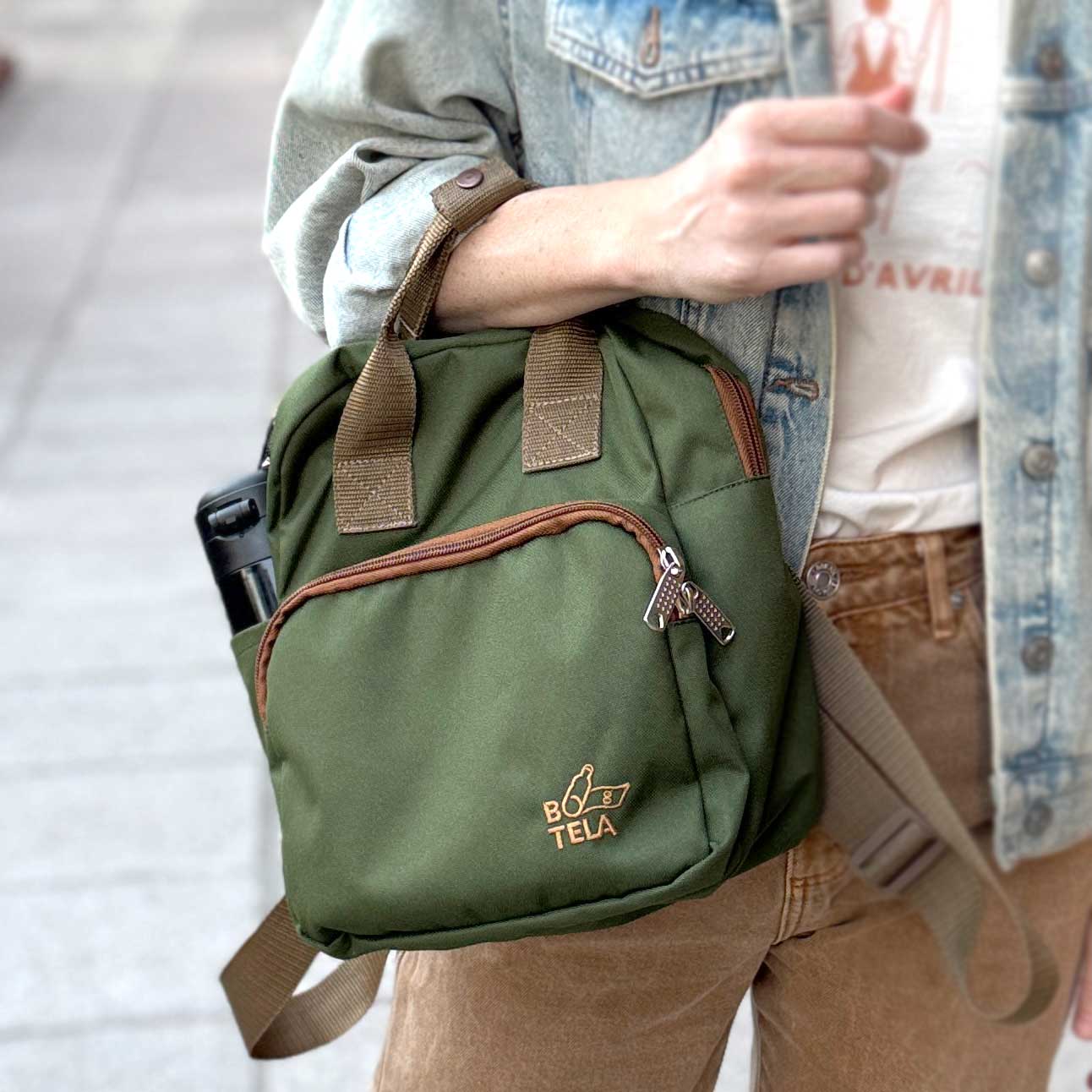 Mochila Cartera sustentable negra 7 lts