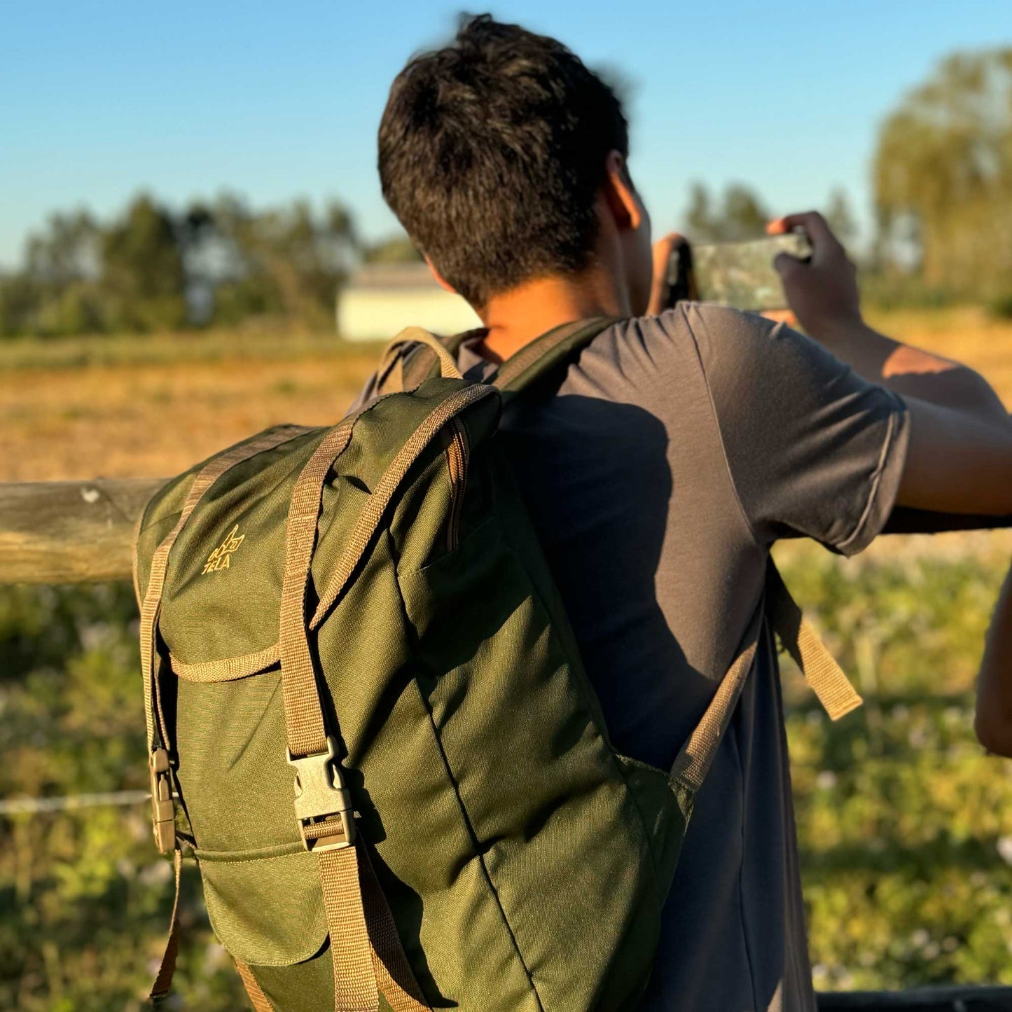 Mochila curva sustentable para notebook 13" - 15.6"